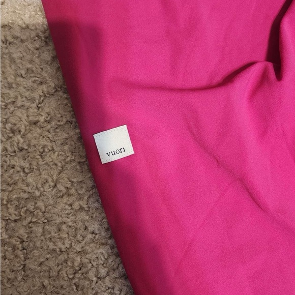 Vuori Women's Pink Leggings - Picture 3 of 5